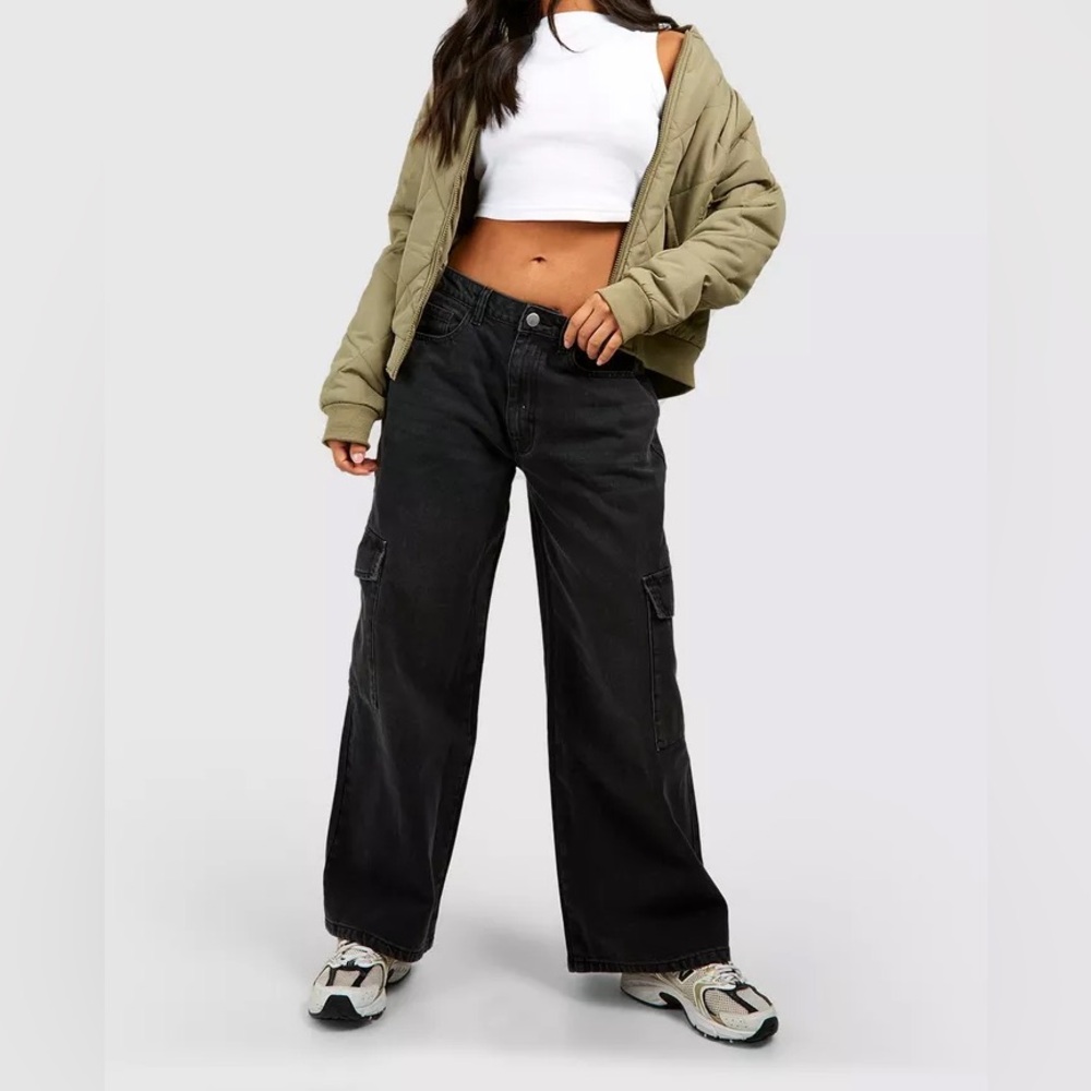 Boohoo Women Black Cargo Jeans